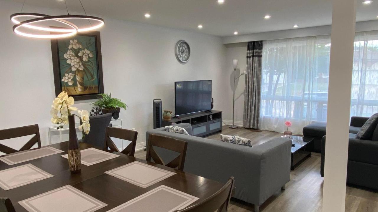 Spectacular 3 Bedroom 2 Wr House - Close To Airport Торонто Екстер'єр фото