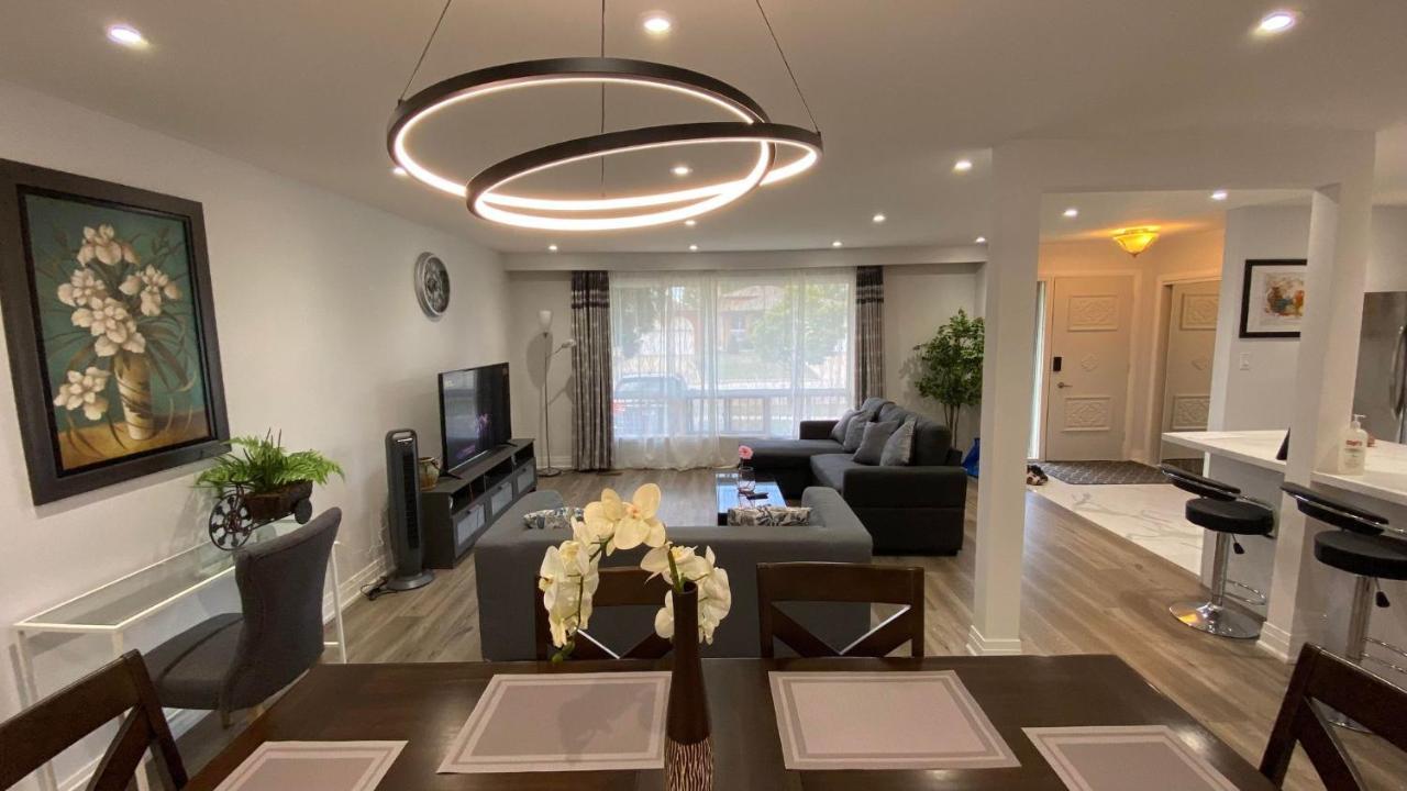 Spectacular 3 Bedroom 2 Wr House - Close To Airport Торонто Екстер'єр фото