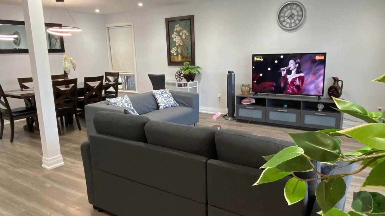Spectacular 3 Bedroom 2 Wr House - Close To Airport Торонто Екстер'єр фото